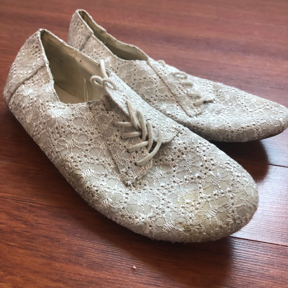 Urban outfitters White Oxford shoes